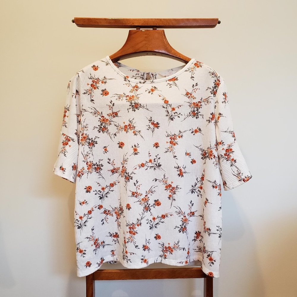 LC Lauren Conrad Love, Lauren Bell Sleeve Tee